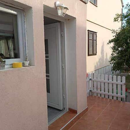 Appartamento Apartman Mala Cici Zara Esterno foto