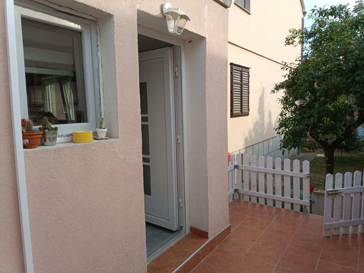 Appartamento Apartman Mala Cici Zara Esterno foto