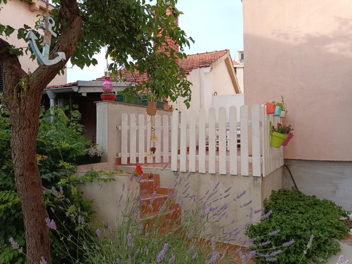 Appartamento Apartman Mala Cici Zara Esterno foto